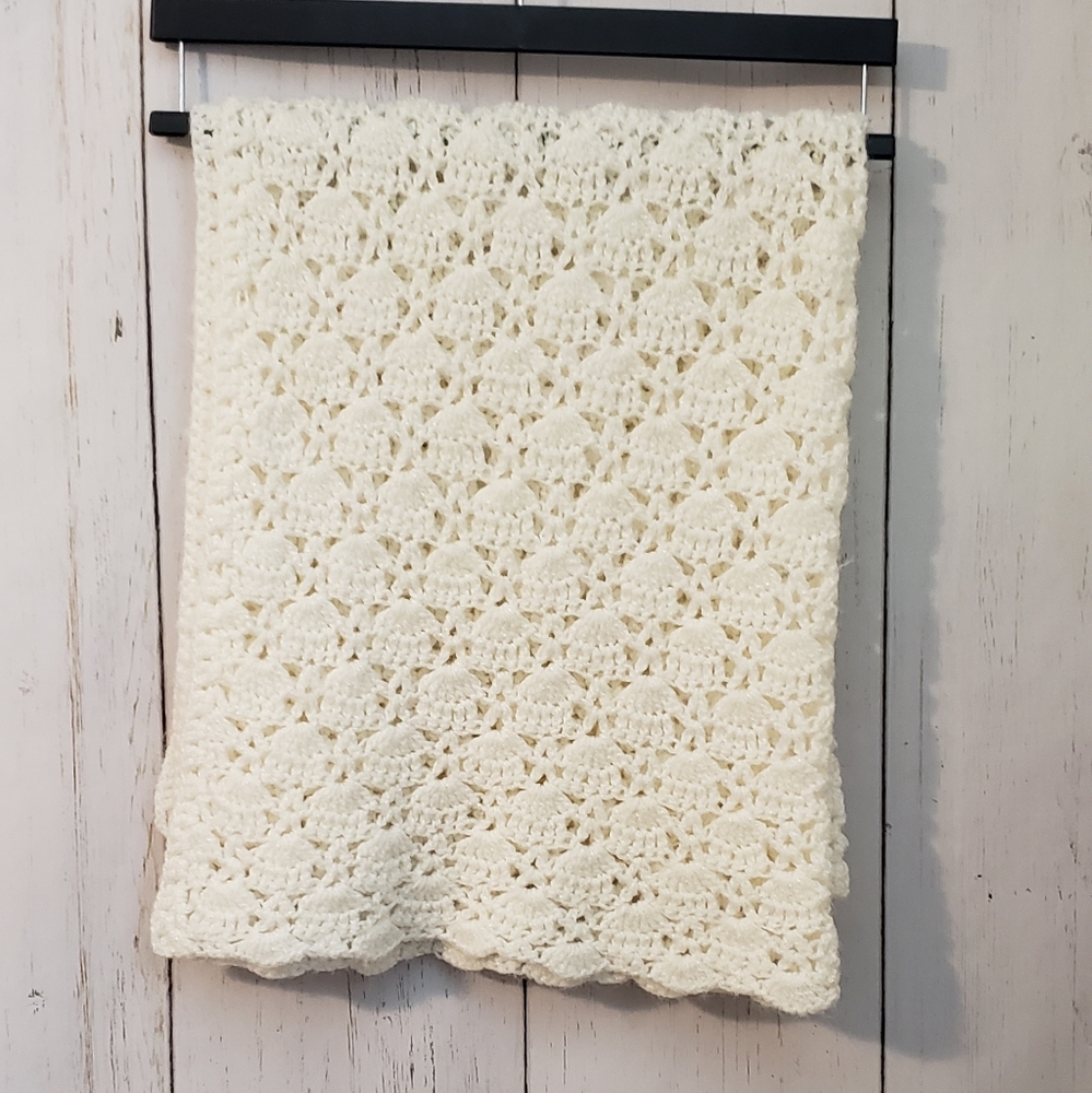 Vintage Pattern Crochet Shell Design Throw - Picture 5 of 8